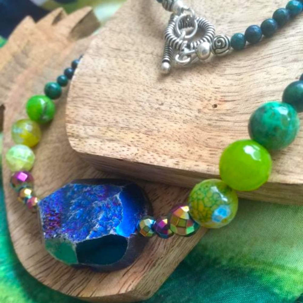 Handcrafted Beaded Necklace Zumbador - Picture 1 of 4